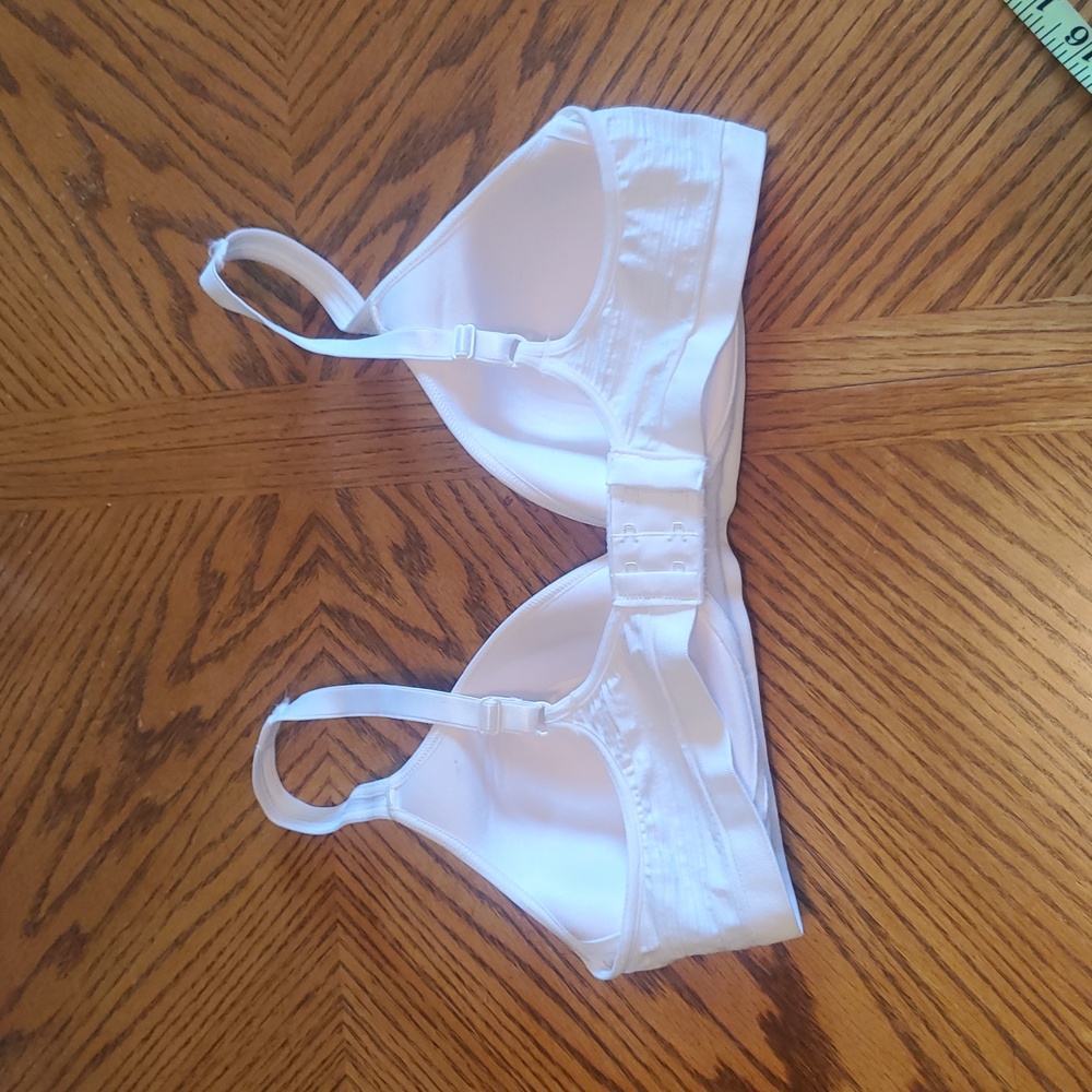 2 Bras - Picture 6 of 8